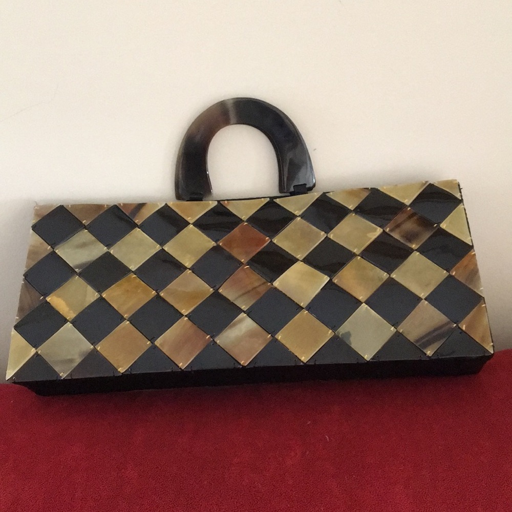 beautiful multi handbag,new never used,shell